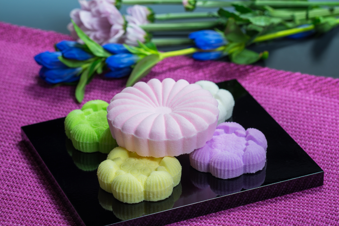 仏壇のお供えものでお菓子を選ぶ時のポイントを紹介 みんなが選んだ終活