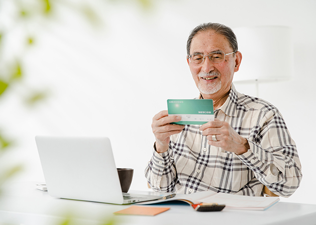 「離婚。妻が引き取った子供に相続権」70代男性 イメージ