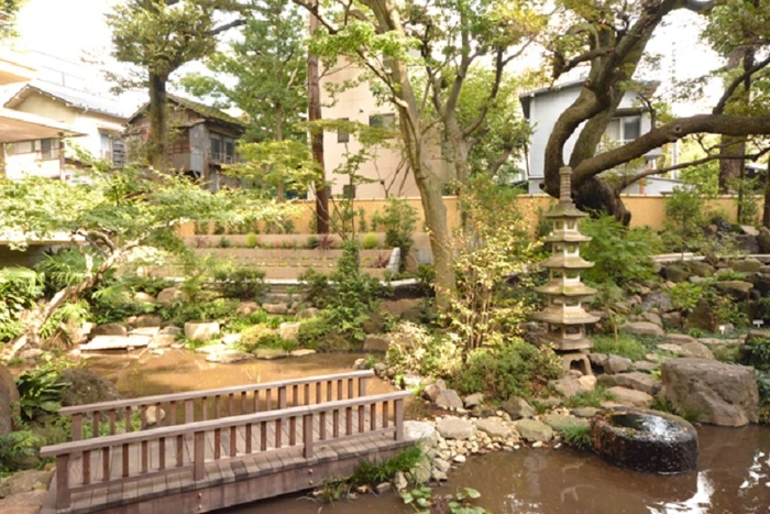 高輪墓苑 正満寺「ふれあいの碑」 写真