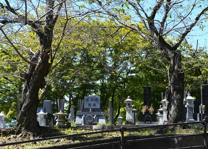 甲府市つつじが崎霊園 写真