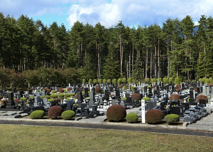 富士河口湖町営 小立公園墓地 写真