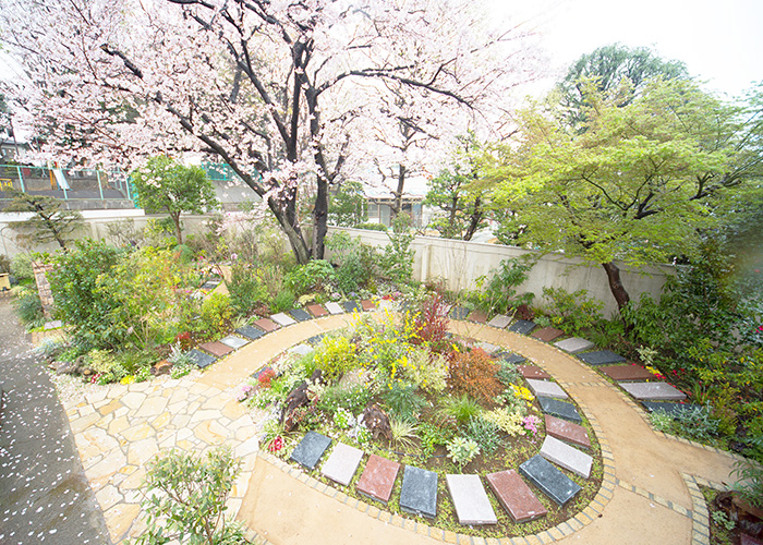 庭園タイプのお墓をご案内します 写真