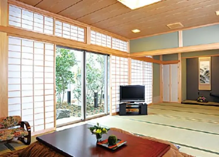 日典ラサ 華弥堂 つなとり 写真