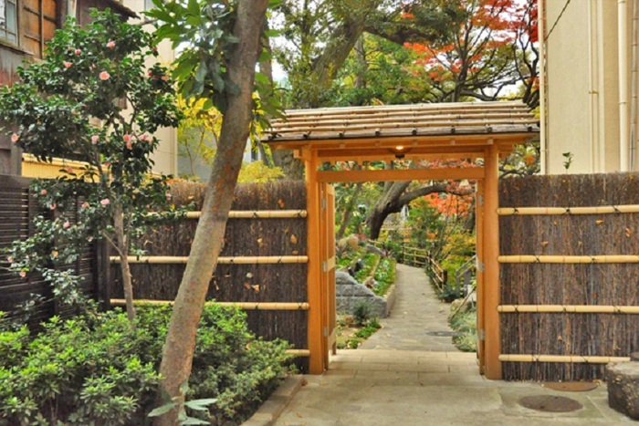 高輪墓苑 正満寺「ふれあいの碑」 写真